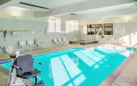 Comfort Inn - Pools