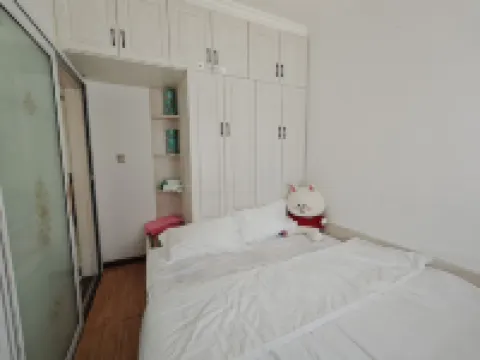 Xiangyang Shiguang Homestay (Fazhan Avenue No.1)