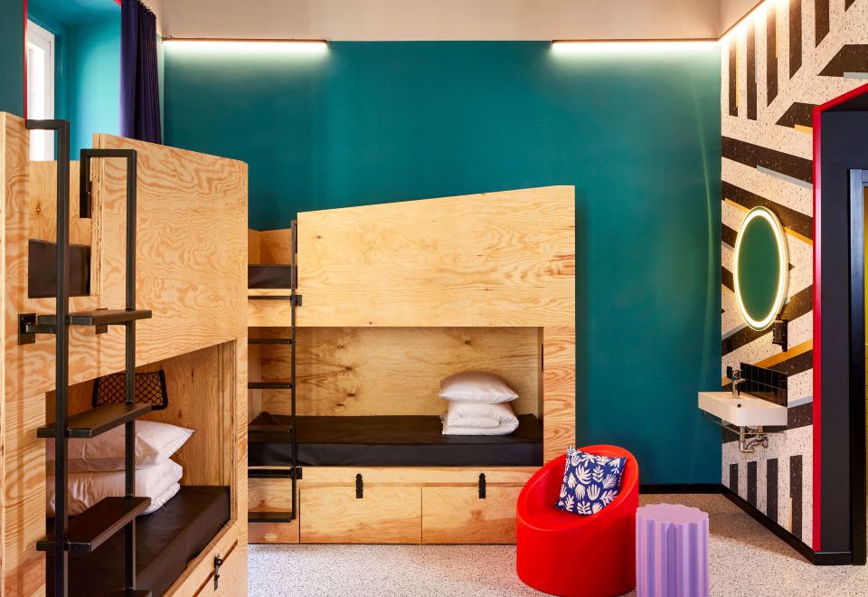 JO&Joe Roma의 로비 공간