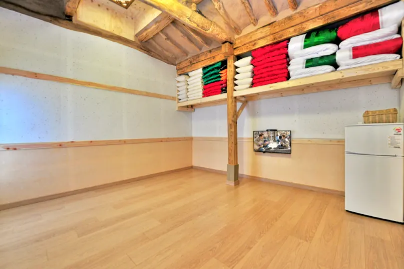 Jeonju Daraeheon Hanok Stay