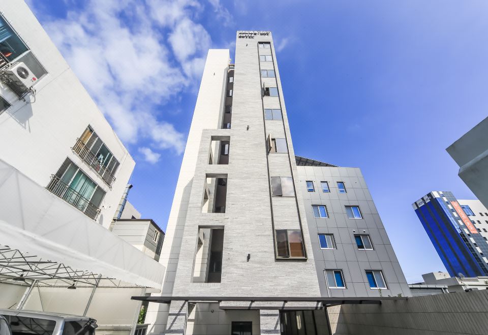 2. 브라운도트호텔 ..