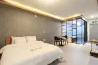 Gunsan Dubai Drive-in Motel