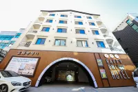 Jinju Hotel Owl Các khách sạn gần Gyeongnam National University Of Science And Technology