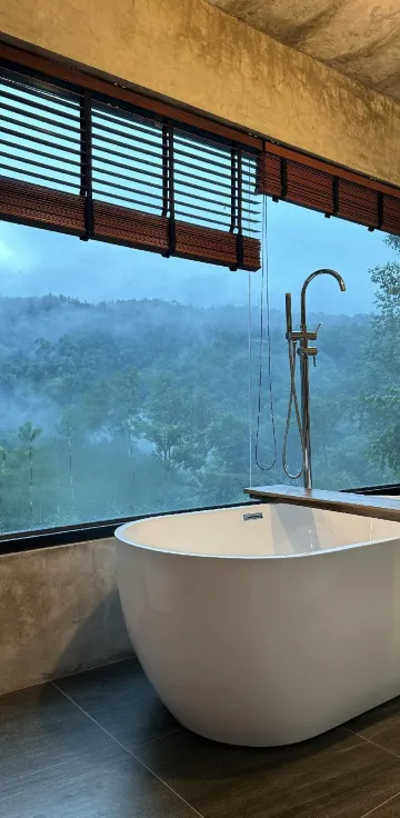 ห้องเตียงใหญ่พร้อมวิวภูเขา