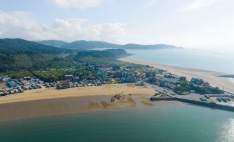 Taean Hakampo Padosori Pension