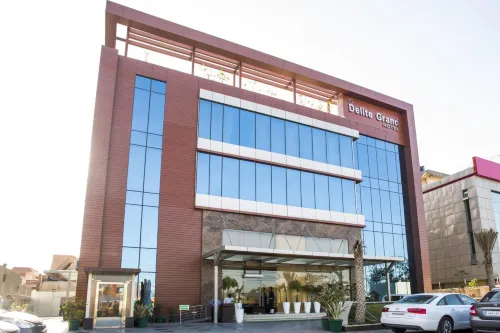 Hotel Delite Grand - parking