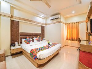 FabHotel Santoor Geeta Bhawan Square