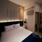 QUBE HOTEL by 98hospitality Hotel berhampiran Kirana Boutique Office