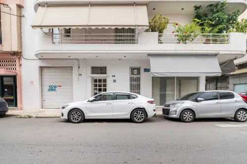Whole House in Kolonos, Centre of Athens Hotel di West Athens