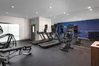 Holiday Inn Express & Suites Hawaiian Gardens Hotels in Hawaiian Gardens