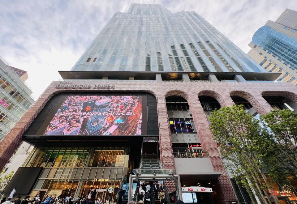 TokyoShinjuk Station800Meterskabukicho2Minutes 404, Tokyo - 2025