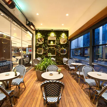 Tryp by Wyndham Istanbul Sisli Hotel Отели рядом с достопримечательностью «Нисанташи»