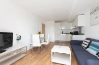 Skyvillion - Tower Point Enfield 1Bed W/Balcony