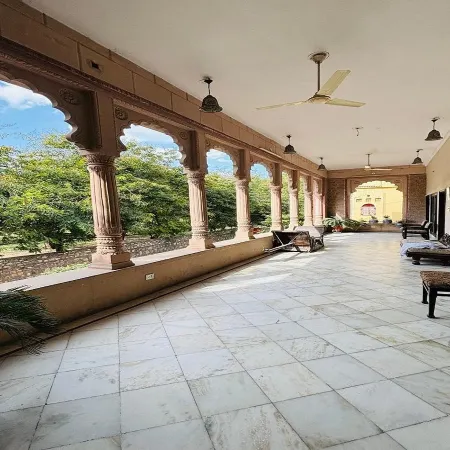 Hotel Karan Villas