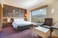 Hyatt Centric Soalteemode Kathmandu Hoteles cerca de Museo nacional de Nepal