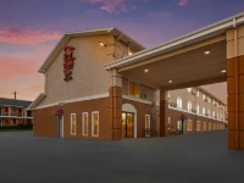 Red Roof Inn & Suites Denton Hotels in Denton