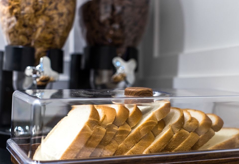 1. 에이치에비뉴 화..