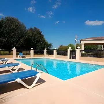 Clarion Pointe Forsyth I-75