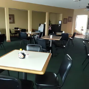 Econo Lodge Inn & Suites