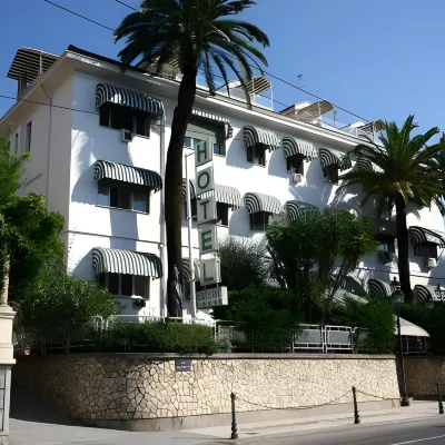 Eveline Portosole Hotel Hotels near Villa Ormond