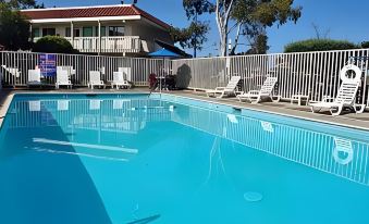 Motel 6 Salinas, CA - North Monterey Area