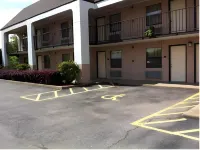 Deluxe Inn