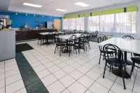 Days Inn by Wyndham Forsyth Hotels in Forsyth