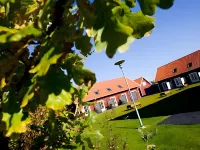 Apelviken Lägenhetshotell Hotels near Varberg Golf Club