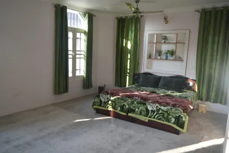 Morning Mist Отели рядом с достопримечательностью «Шалимар Ба Магал Гарден»