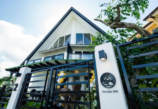 제이콥 힐 타가이타이 수영장