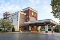 Holiday Inn Express Burlington Hotels in Elon