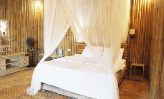 Loca Lobo Lodges Riung, Flores 전경