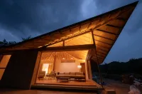 Yuuna Hotels near megane super (Tokunoshima)