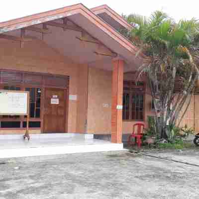 OYO 94112 Homestay Ananda Luwuk Hotel Exterior