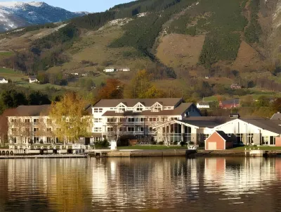 Rosendal Fjordhotel Hotel dekat Turpost: Sjethaug 285 m.o.h. (Viewpoint)