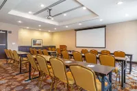 Best Western Plus Lytle Inn  Suites - Parking
