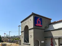 Motel 6 Lake Elsinore, CA - 2つ星