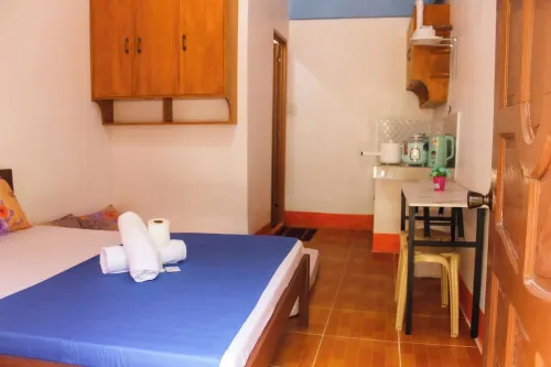 Cozy 2-bedroom apartment in charming Panglao with WiFi, AC