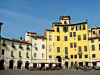Lucca Retreat with Pool - Bungalows
