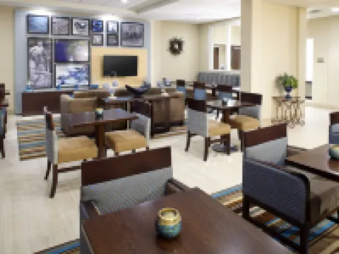 ホーソーン スイーツ バイ ウィンダム ブリッジポート / クラークスバーグ ブリッジポートのホテル