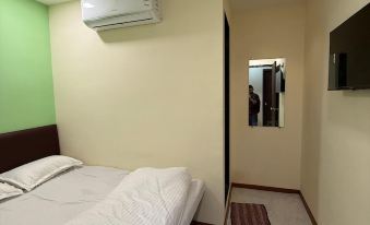 5. Hotel Ma..