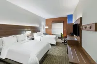 Holiday Inn Express & Suites PRYOR by IHG - piscine