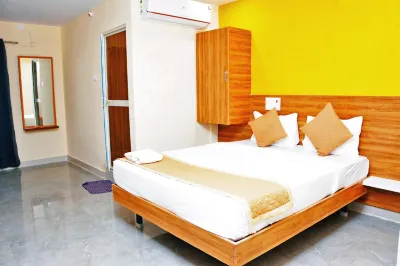 Udupi Deluxe Lodge Gulbarga Hotels near Ambigara Chowdayya Temple Kalgi