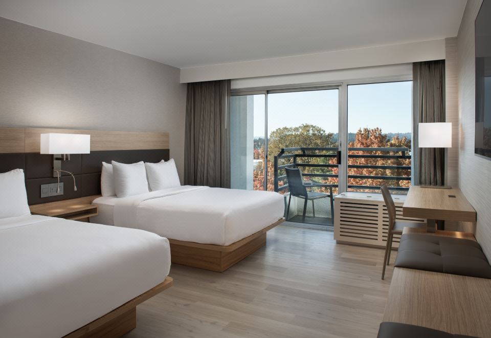 Crowne Plaza Portland - Lake Oswego Over view