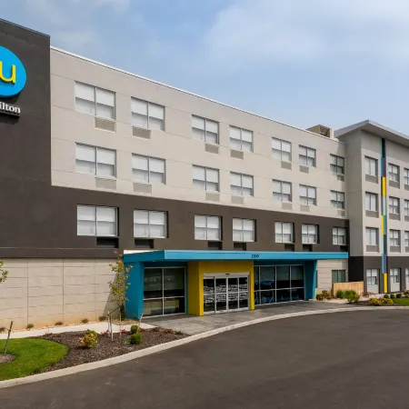 Tru by Hilton Radford