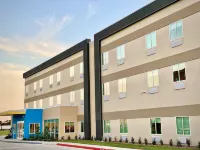 Days Inn & Suites by Wyndham Beaumont West / I-10 & Walden Hotels in Beaumont