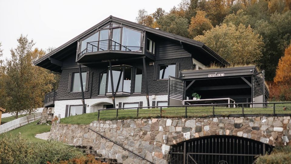 Large and lovely villa in Harstad Sentrum with sauna, hot tub and car rental