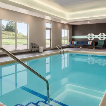 Tru by Hilton Duluth Mall Area