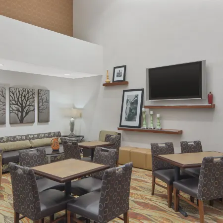 Hampton Inn & Suites Macon I-75 North