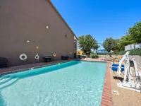 Days Inn by Wyndham Round Rock Hotels near Stella Park